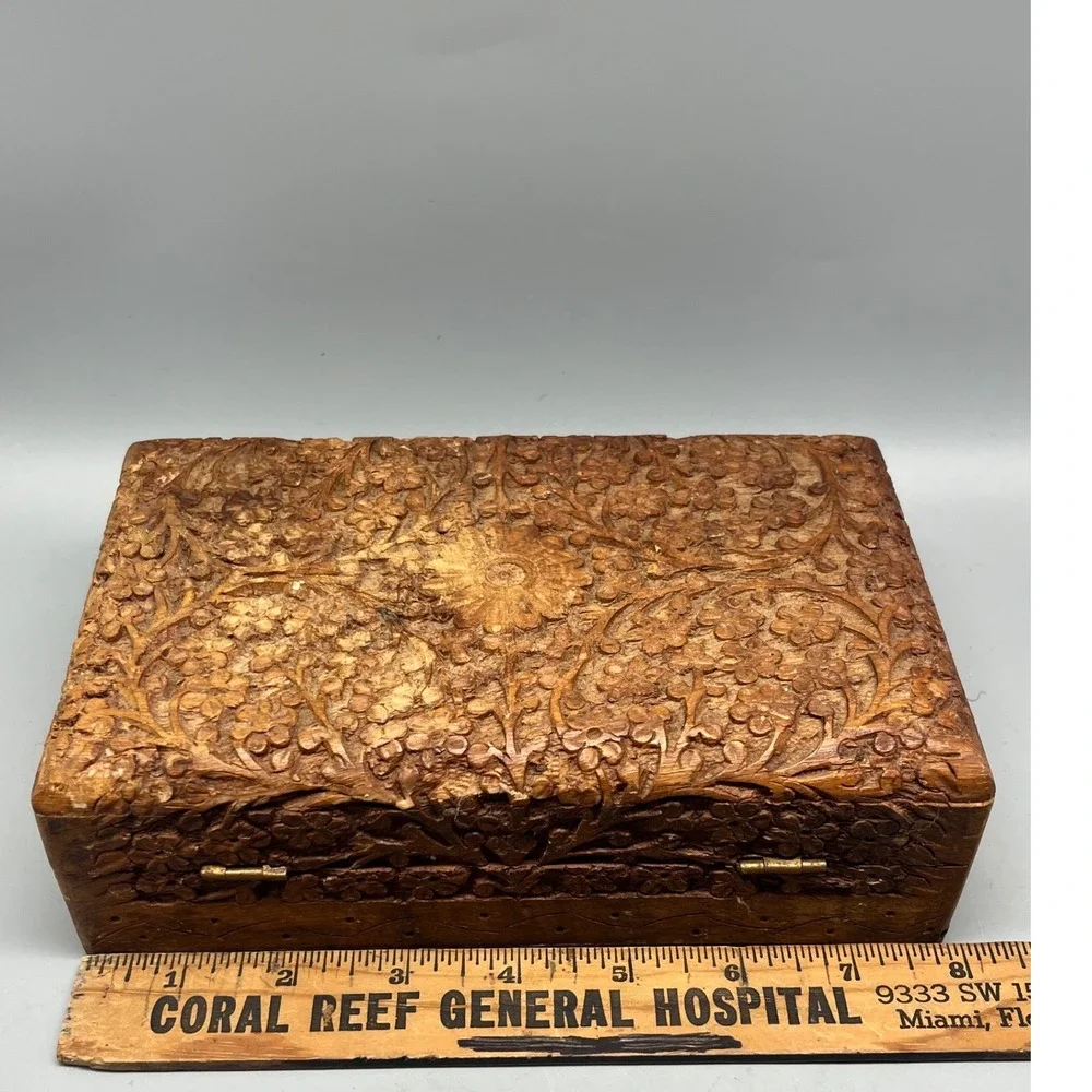Vintage‎ Handmade Carved Floral Design Wooden Jewelry Box Red lining